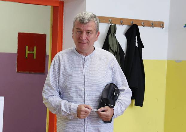 Šibenik: Kandidat za župana Primorsko-goranske županije Petar Baranovi? glasovao u drugom krugu lokalnih izbora