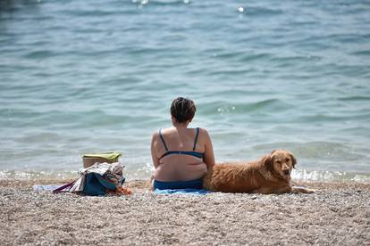 Kupanje u moru i sunčanje na plažama Makarske