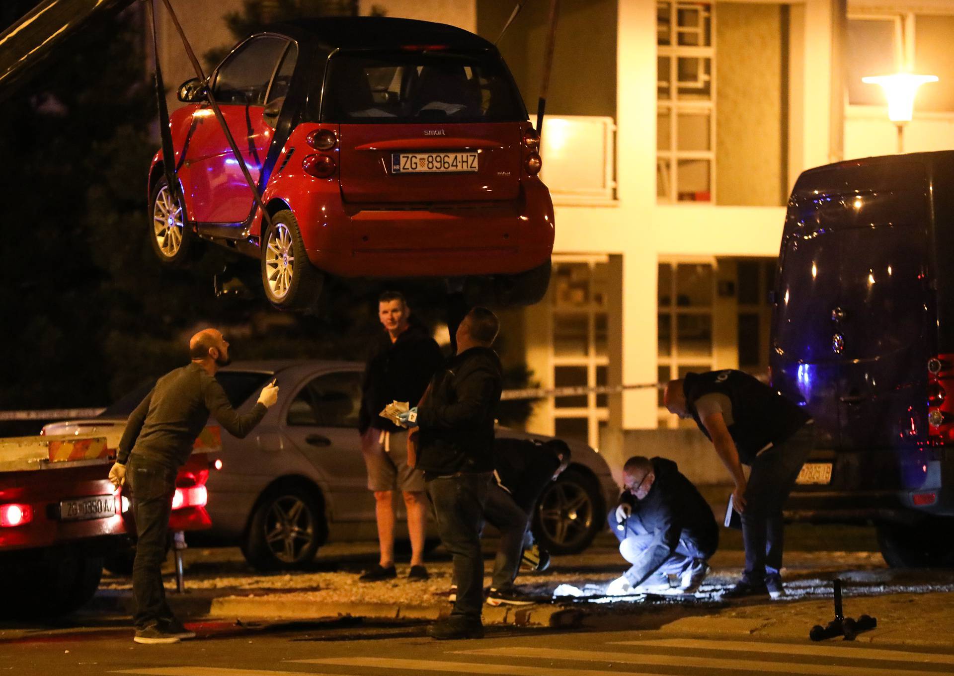 Detalji eksplozije u Stenjevcu: Mladić (21) je teško ozlijeđen, policija sumnja da je on bombaš