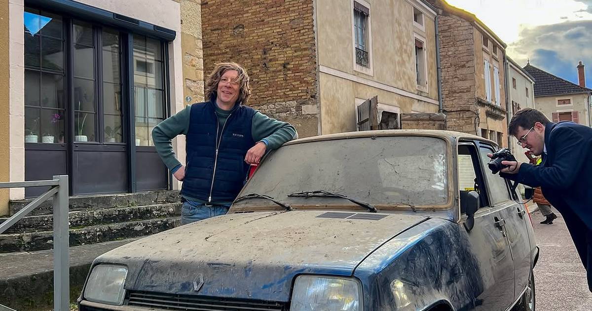 A MIRACLE FROM FRANCE They found a new Renault 5 in the garage, after 43 years it traveled 12 kilometers
