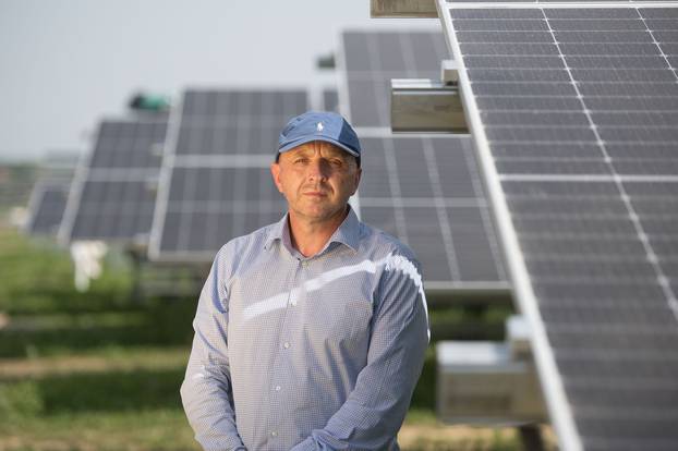 Kod Ivanca se gradi prva agrosolarna elektrana u Hrvatskoj, proizvodit će zelenu energiju i ekološku hranu