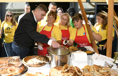 Milanović u Dugom Selu kušao tradicionalna jela iz tog kraja