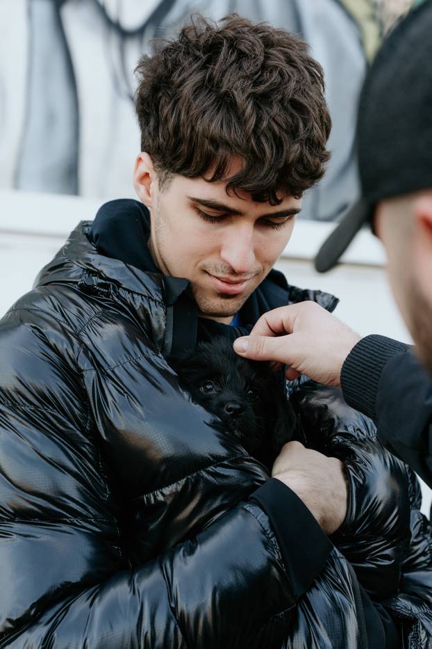 FOTO Igrači Cibone darovali su njuškice u Dumovcu i u vrijeme blagdana pokazali veliko srce