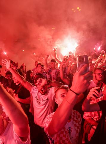 Zagreb: Slavlje navija&ccaron;a nakon hrvatskog pogotka za 1-0