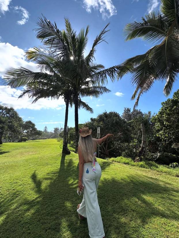 Bez filtera i srama: Ova influencerica pokazuje sve, a fanovi je zbog toga obožavaju!