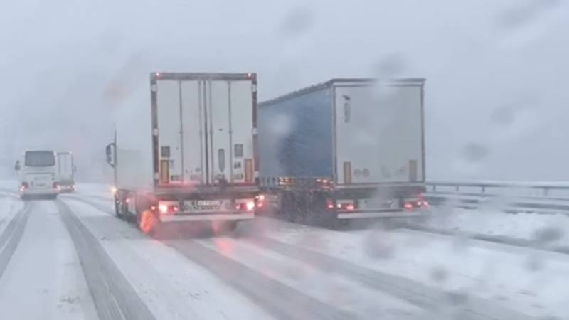 VIDEO Kaotične scene s A1, cijelu autocestu zatrpao je snijeg!