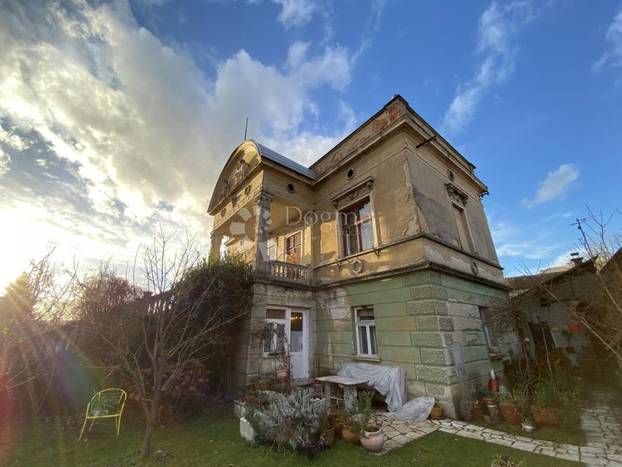 FOTO Vila u Karlovcu iz 1905. izgleda kao kuća duhova: Pogodite za koliko se prodaje