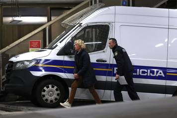 Zagreb: Slovakinja Martina Stre&zcaron;eni&ccaron;ka privedena je na USKOK u aferi u Hrvatskom skija&scaron;kom savezu 