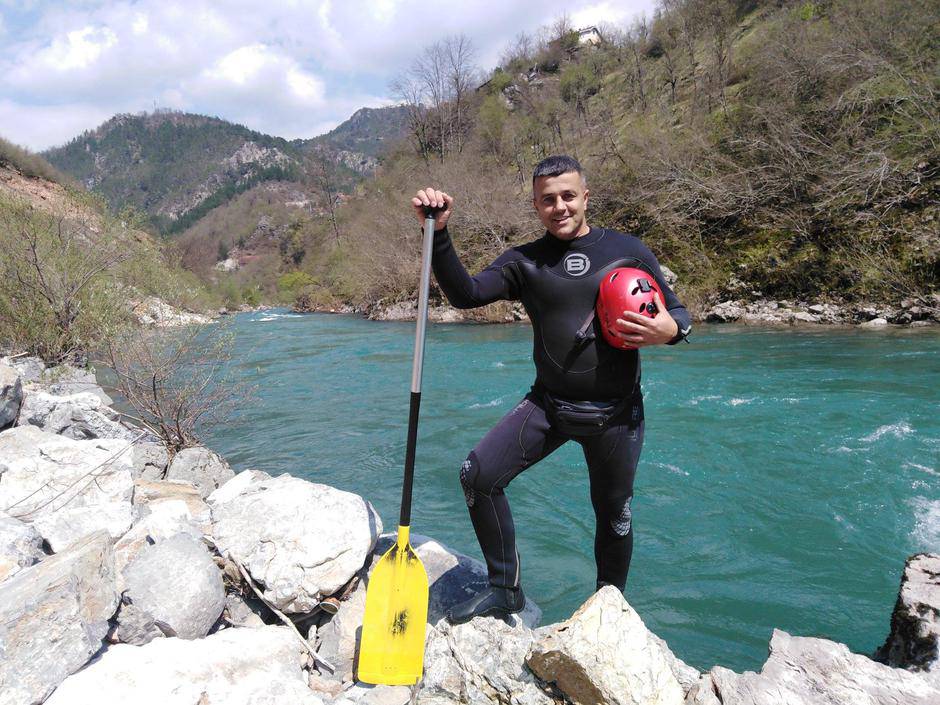 Valter želi zgodnu i mršavu, a Hakija bi mlađu i svoje visine...