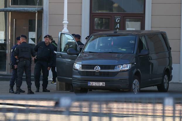 Zagreb: Policija osigurava centar grada uoči utakmice između Hrvatske i Škotske