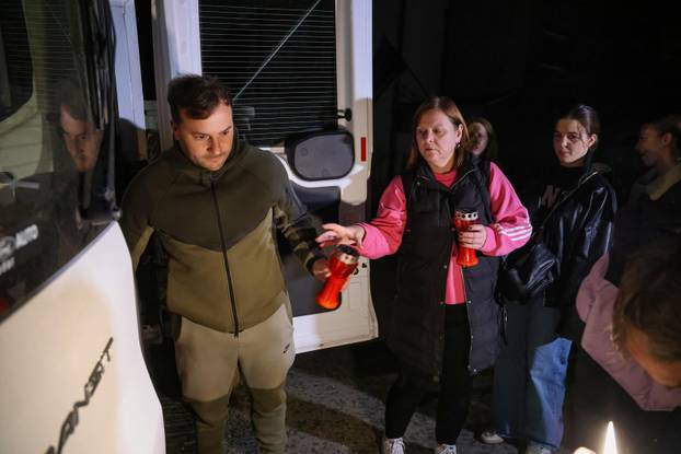 Škabrnja: Odavanje počasti poginulima paljenjem svijeća u Ulici 18. studenog 1991