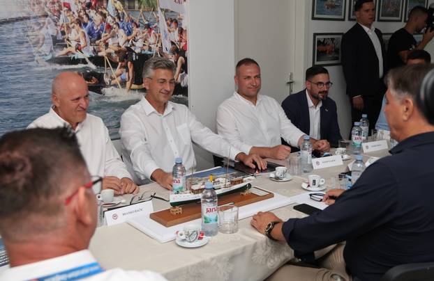 Metković: Plenković se sastao s predsjedništvom Udruge lađara Neretve