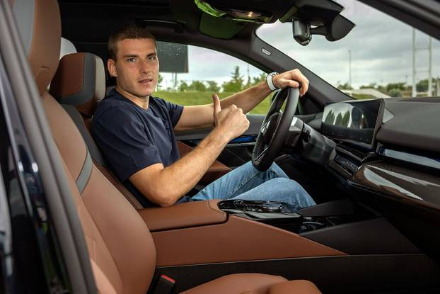 FOTO Modrić odabrao auto od 650 konja. Evo koje su jurilice u garažama Realovih zvijezda