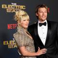 Izazovna haljina mlade glumice: Millie Bobby Brown zablistala na premijeri u pratnji supruga
