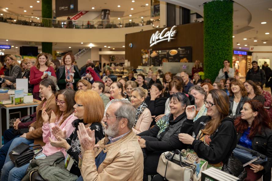 Mogu živjeti od pisanja knjiga.  Nakon samo 18 godina karijere