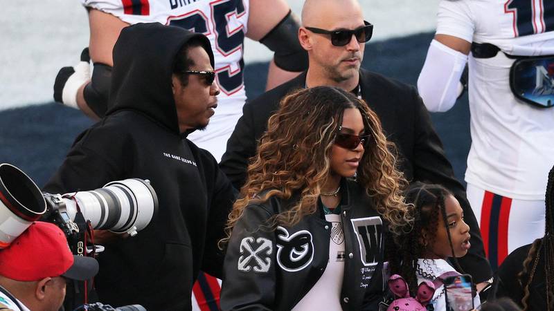 Beyonce, jesi to ti? Njena kći sve joj je sličnija: Pogledajte koliko košta torbica koju je nosila...