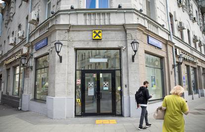 Raiffeisen Bank International razmatra "sve opcije" za Rusiju