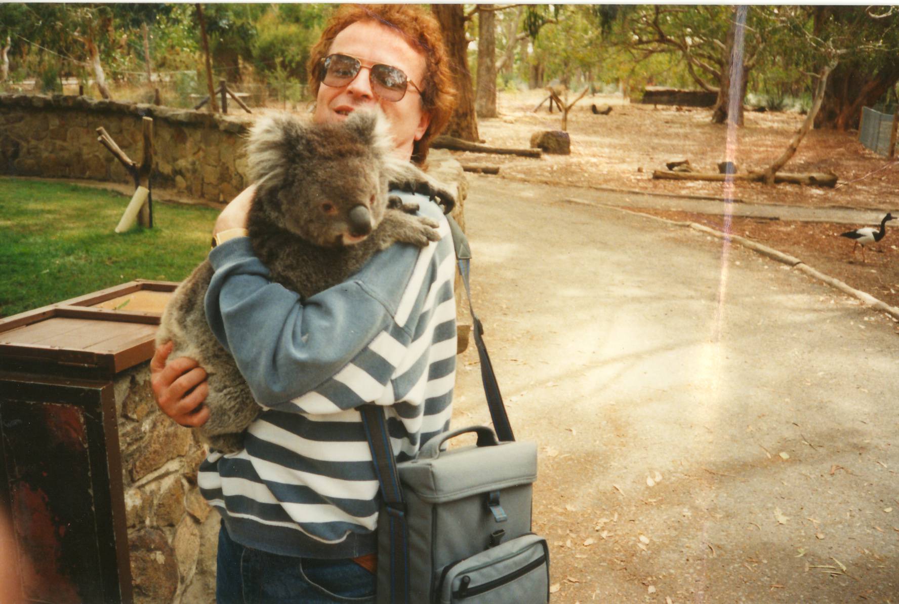 storyeditor/2023-11-23/1990_Andrej_i_koala_90_Australija.jpg