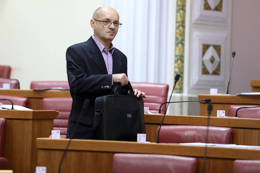 'Presretan sam, Ustavni sud je donio pravu odluku o švicarcu'