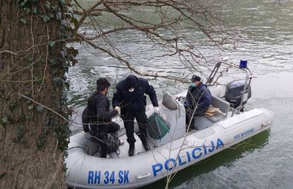 Policija spasila migrante: Bili su na otoku na Uni, pothlađeni