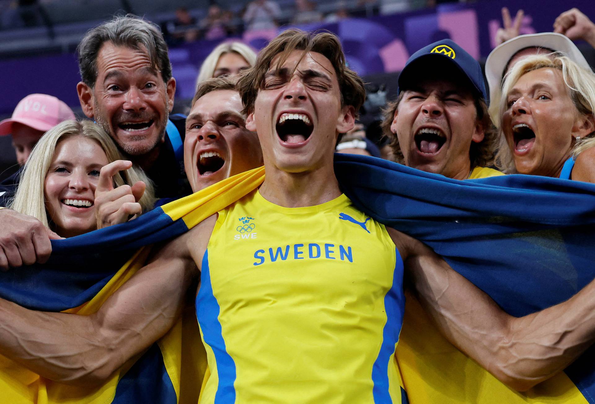 Athletics - Men's Pole Vault Final