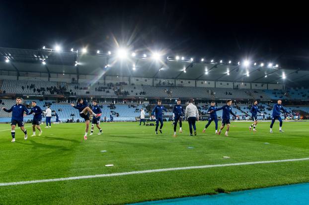 Zagrijavanje nogometaša Malmoa i Dinama uoči početka susreta 3. kola Europske lige