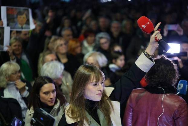 Suze i pjesma u Sarajevu u čast Halidu Bešliću 