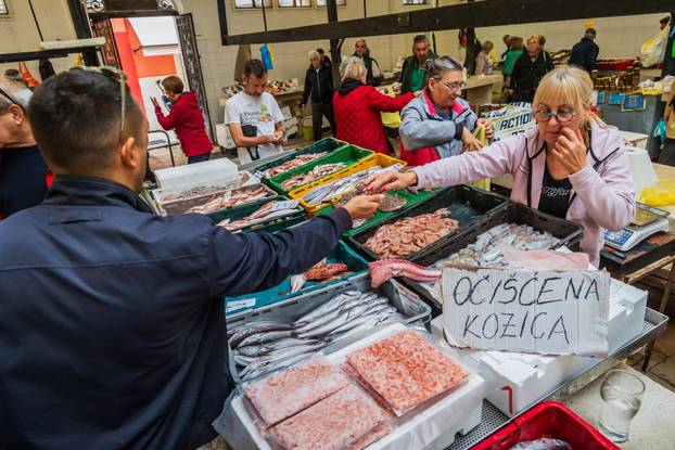 Split: Bogata ponuda ribe petkom u splitskoj ribarnici