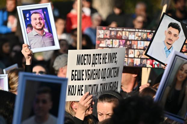 Skoplje. Prije početka suđenja za požar u diskoteci Pulse u Kočanima održan je prosvjed Marš anđela