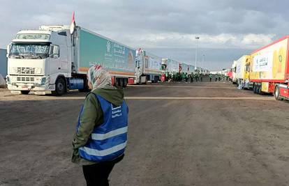 Egipat popravlja ceste na prijelazu u Pojas Gaze kako bi kamioni mogli dostaviti pomoć