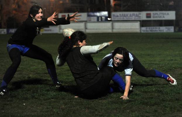 Split: Ornela Bešker-Amuli? na Starom placu trenira ragbi u ženskoj ekipi