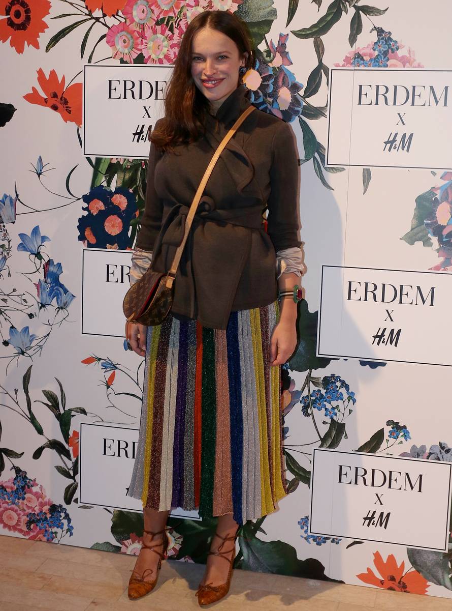 Rozga se isprsila, a Borna je pokazala previše u prozirnom