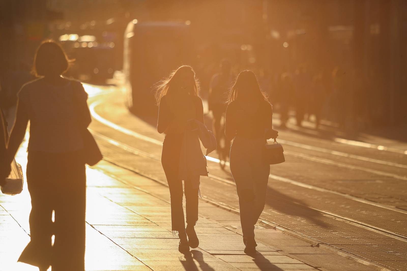 Zagreb: Zalazak sunca nad Ilicom zadivio je prolaznike u centru grada