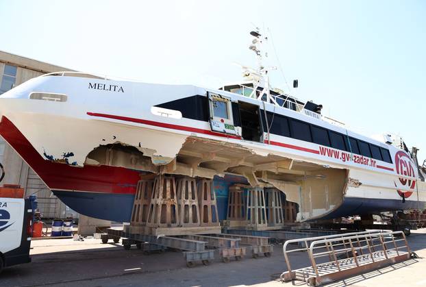 Ošte?eni katamaran Melita dotegljen u šibensko brodogradilište Iskra