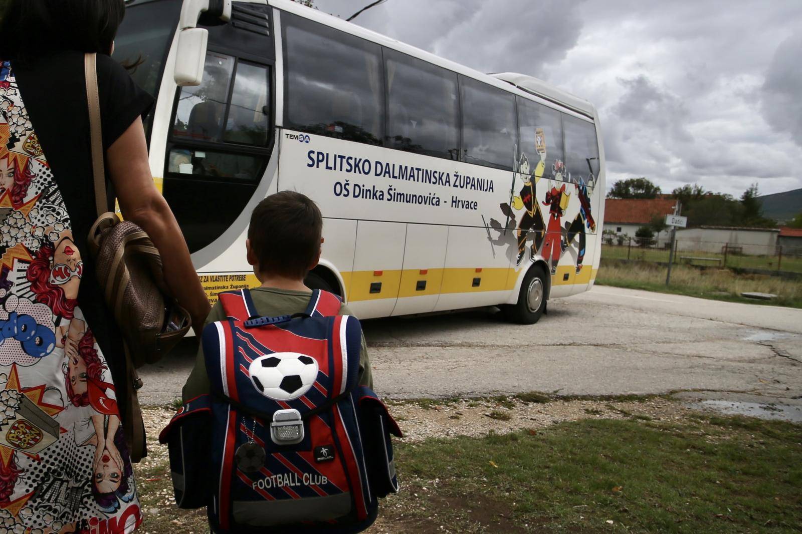 'Ravnateljica će dozvoliti': Nikola ipak otišao školskim autobusom na nastavu!