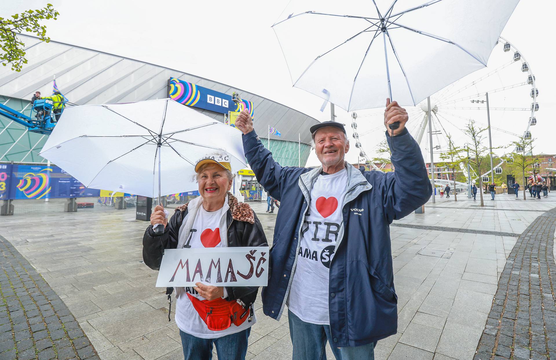 Marica i Mijat s otoka Vira stigli u Liverpool bodriti Let3 na Eurosongu