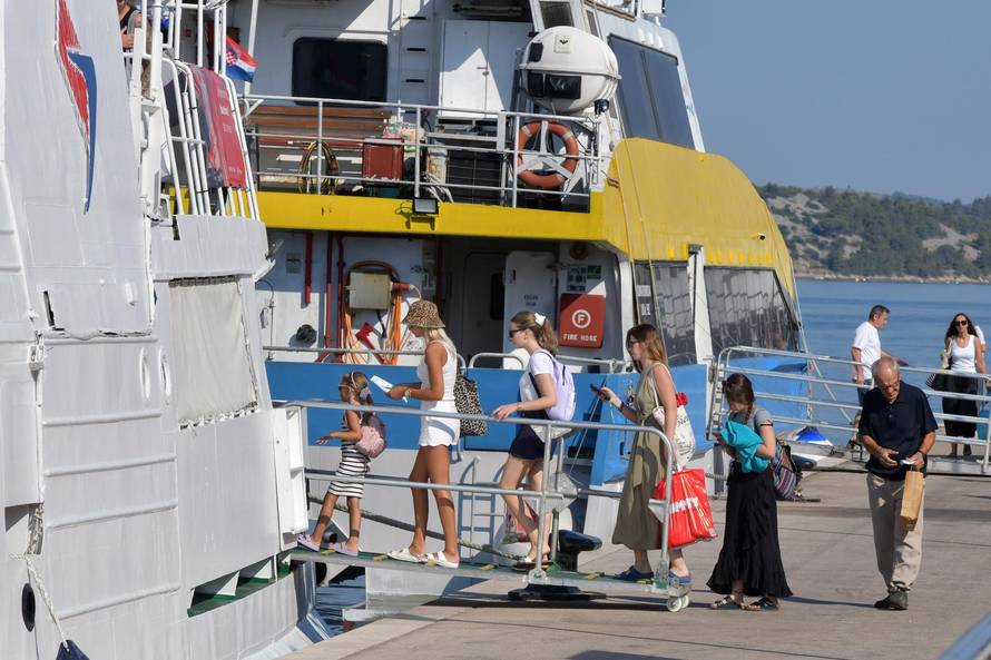 Šibenik: Jutro bez ve?ih turisti?kih gužvi za brodove koji vode na okolne otoke