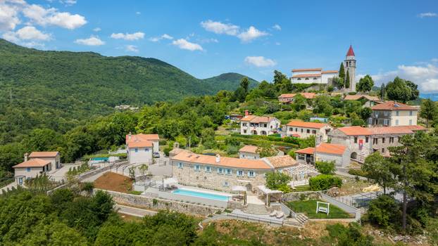 FOTO Kaštelet kod Opatije iz snova: Obnovili smo ga kako bismo očuvali obiteljske tajne