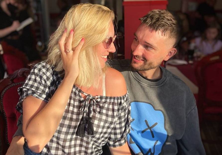 Udovica pjevača The Wanteda: 'Članovi benda uzor su djeci. Jedan kolega uselio se kod nas'