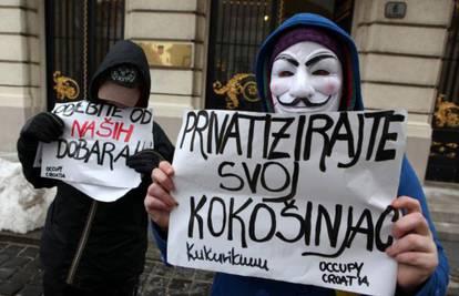 Occupy Croatia ispred Sabora: Privatizirajte svoj kokošinjac!
