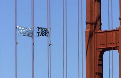 Popeli se na Golden Gate da spriječe nasilje u Tibetu