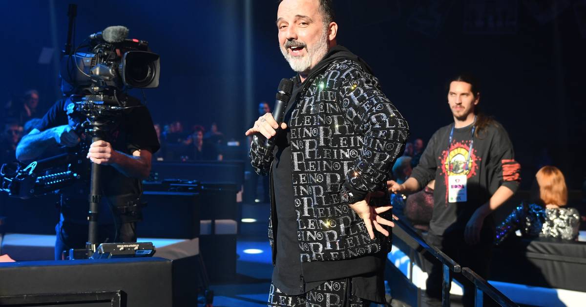 Tony Cetinski nosio brendiranu trenirku od 10.000 eura na Dori Tony Cetinski nosio brendiranu trenirku od 10.000 eura na Dori