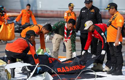 Produljena potraga za žrtvama iz indonezijskoga zrakoplova