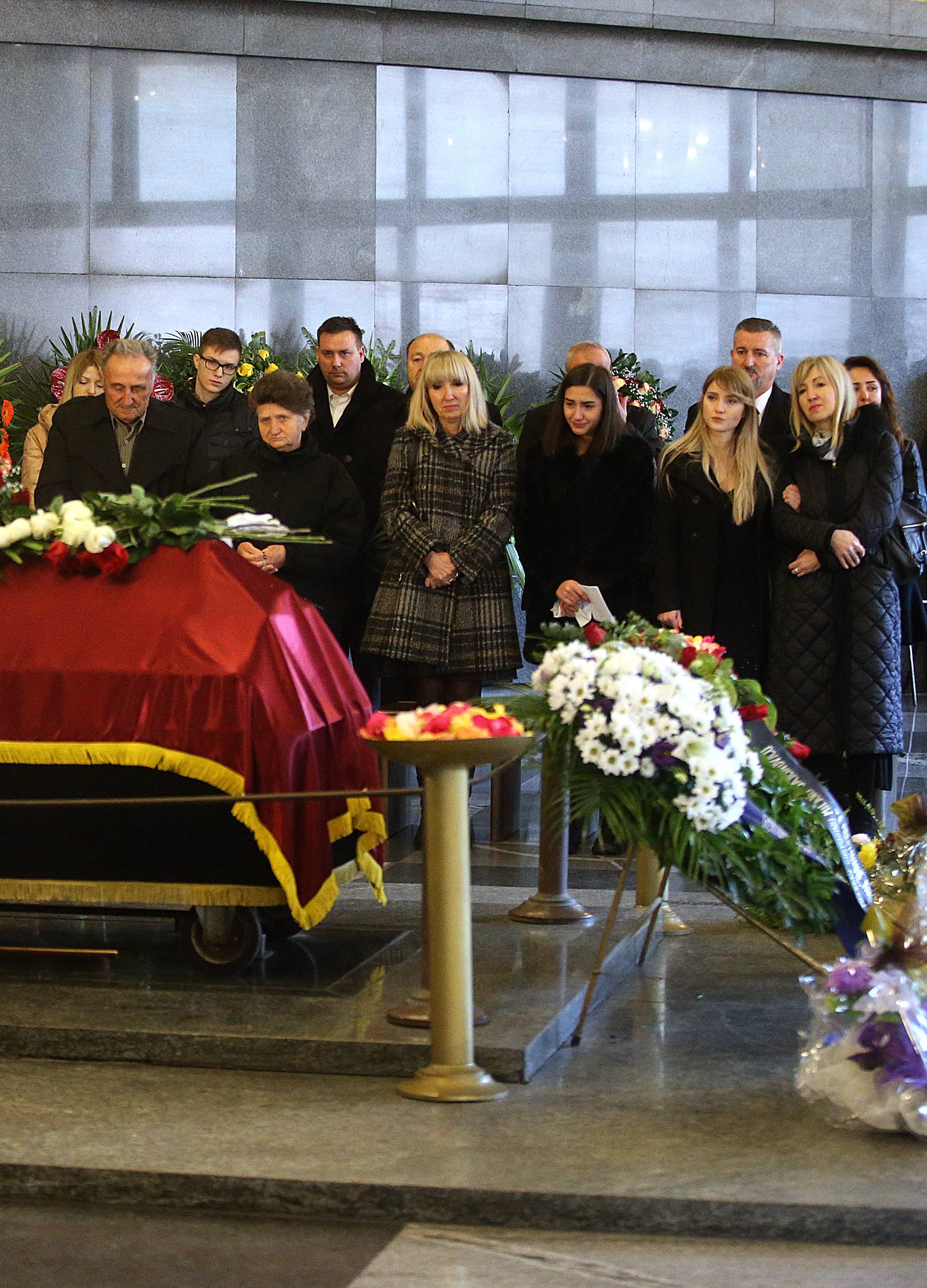 Obitelj i prijatelji oprostili se od novinara Milana Jajčinovića