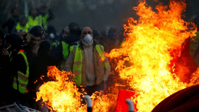 Demonstration of the "yellow vests" movement in Angers