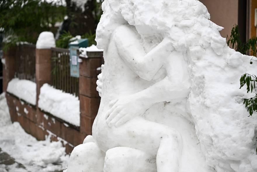 Zagreb: Skulptura od snijega