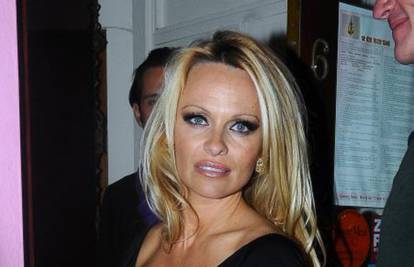 Pamela Anderson se skinula za Playboy da bi pomogla djeci