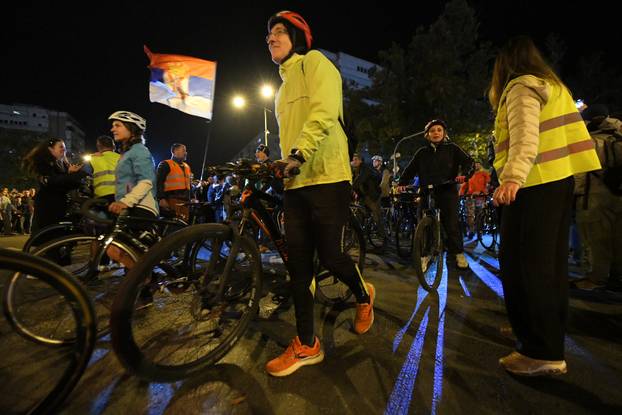 Veliki broj građana u Novom Sadu, dočekuje studente