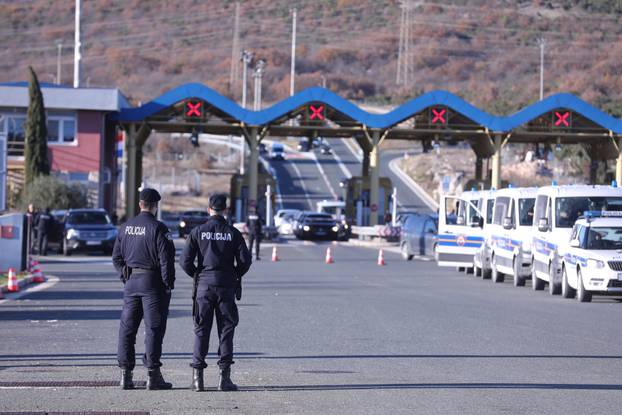 Dugopolje: Policija do&ccaron;ekuje navija&ccaron;e Rijeke koji pristi&zcaron;u na susret s Hajdukom