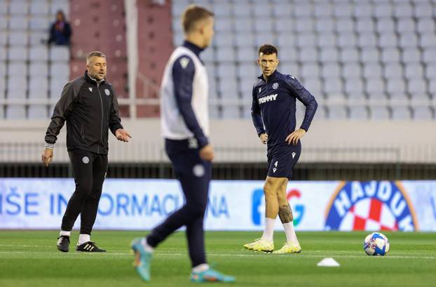 Split: Zagrijavanje uoči utakmice Hajduka i  Varaždina u četvrtfinalu Kupa 